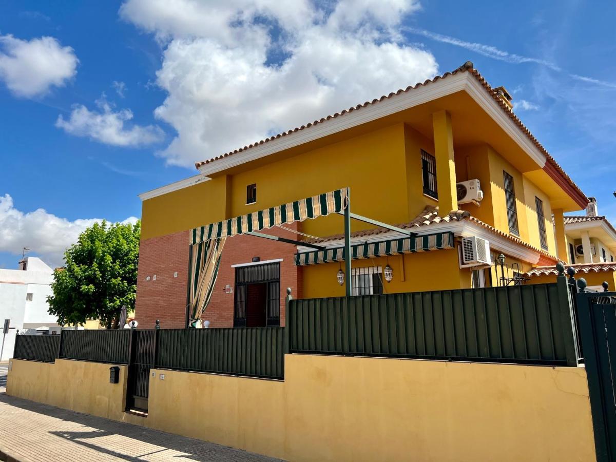 La Casa Del Oro Villa Bormujos Luaran gambar